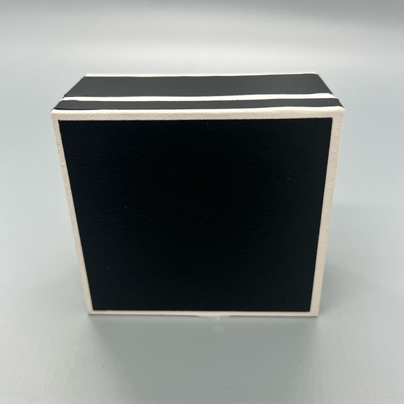 RH Maceys Sterling Silver Sapphire Pendant & Necklace - Picture 6 of 6